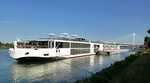 KFGS  Viking Idi , festgemacht am Rheinufer in Kehl, 2014 gebaut auf der Neptunwerft/Rostock, Heimathafen Basel/Schweiz, 135m lang, 2x1550PS, 190 Passagiere, Aug.2016