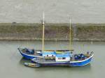Die beiden Aalschokker  Angela  und  Melanie  liegen am 28.03.2008 im Hafen von St.Goar.