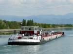 Das Tankmotorschiff  Internautic III  (Europa-Nummer 08023112) aus Luxenbourg am 03.05.2008 zu Berg im Oberwasser der Schleuse Vogelgrn.