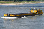 Das Arbeitsschiff OHF 277 (4812520) auf dem Rhein.