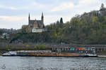 Der Schubverband AIYANNA (ENI: 02324796) ist hier Anfang April 2021 auf dem Rhein bei Unkel zu sehen.