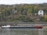 Im Bild das Tankmotorschiff SYNTHESE 15 (ENI: 02329557), welches Anfang April 2021 auf dem Rhein unterwegs war.