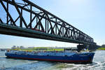 Das Gastankmotorschiff THRESHER (ENI: 02321298) war auf dem Rhein bei Duisburg zu sehen.