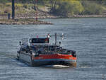 Das Tankmotorschiff MARIA-P (ENI:02315118) war Mitte April 2021 auf dem Rhein bei Duisburg unterwegs.