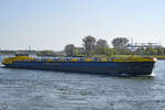 Im Bild das Tankmotorschiff PIZ LA MARGNA (ENI: 02338476), welches Mitte April 2021 auf dem Rhein unterwegs war.