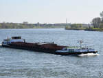 Mitte April 2021 war auf dem Rhein bei Duisburg das Gütermotorschiff VELA DARE (ENI: 02328984) zu sehen.