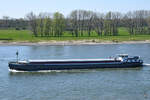 Im Bild das Gütermotorschiff DEIMOS (ENI: 02316259), welches Mitte April 2021 auf dem Rhein unterwegs war.