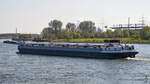 Das Tankmotorschiff GAS 91 (ENI: 02335612) war Mitte April 2021 auf dem Rhein bei Duisburg unterwegs.