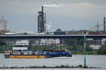 Im Bild das Tankmotorschiff SASKIA REICH (ENI: 04801300), welches Anfang Mai 2021 auf dem Rhein bei Duisburg unterwegs war.
