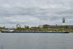 Das Tankmotorschiff AQUASHIP (ENI: 02333736) war Anfang Mai 2021 auf dem Rhein bei Duisburg zu sehen.