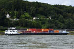 Das mit Containern beladene Gütermotorschiff COVANO (ENI: 02323931) war Anfang August 2021 auf dem Rhein bei Remagen zu sehen.