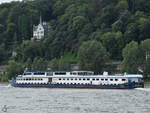 Das Fahrgastschiff SALVINIA (ENI: 02315334) war Anfang August 2021 auf dem Rhein bei Remagen unterwegs.