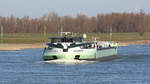 TMS ECOTANKER III (ENI:02335378) L.110 m B.11,44 m T 2877 Flagge Niederlande auf dem Rhein am 18.03.2022 in Xanten zu Berg.