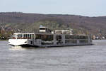 PASSENGER SHIP VIKING SKADI (ENI:7001960) L.135 m B.11,45 m Flagge Schweiz auf dem Rhein am 12.04.2022 zu Berg in Braubach.