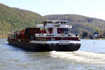 CMS BOLERO (ENI:02325839) L.135 m B.17,50 m T.5327 TEU 398 4Lagen 500 5Lagen auf dem Rhein am 18.04.2022 zu Berg in Braubach.