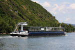 Autotransporter (RoRo) FUERTE (ENI:02326034) L.135 m B.11,45 m T.1975 Flagge Niederlande auf dem Rhein zu Berg am 11.06.2022 in Andernach.