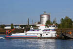 Das Schubboot DAAN (ENI: 04028330) ist hier auf dem Rhein zu sehen.