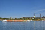 Die Schiffe VOLHARDING VII (ENI: 02015882) und CHRISTINE (ENI: 04200930) waren im August 2022 auf dem Rhein bei Dusiburg zu sehen.