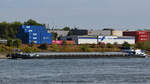 Das Gütermotorschiff JOSINA (ENI: 04014620) befährt den Rhein, so gesehen Ende August 2022 in Duisburg.