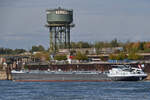 Das Tankmotorschiff RIVA (ENI: 02333491) war Ende August 2022 in Duisburg zu sehen.