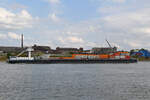 Das Gütermotorschiff KARL-HEIN (ENI: 04400890) befährt den Rhein, so gesehen im August 2022 in Duisburg.