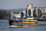 TMS RENATA REICH (ENI:04814250) L.86 m B.9,60 m T 1508 Flagge Deutschland auf dem Rhein am 23.08.2023 zu Tal in Andernach.