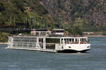 KFGS VIKING EISTLA (ENI:07001987) L.135 m B.11,45 m Flagge Schweiz auf dem Rhein zu Berg am 05.06.2023 in Oberwesel.