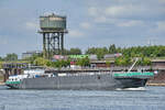 Hier zu sehen das Tankmotorschiff PERFORMANCE (ENI: 02331296), welches Ende Mai 2025 auf dem Rhein bei Duisburg unterwegs war.