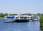 KFGS Viva Moments und KFGS Tranquility II haben in Breisach am Rhein festgemacht, Mai 2025