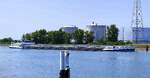 GMS La Camargue, rheinabwärts vor der Staustufe Fessenheim/Elsaß, Juni 2025