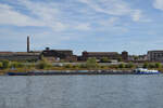 EILTANK 24 (ENI: 04502720) ist ein Tankmotorschiff, welches hier Ende September 2025 in Duisburg zu sehen ist.