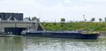 TMS Somtrans XXIV, ENI 02334082, verläßt die Schleuse Vogelgrün/Elsaß rheinabwärts, Aug.2025