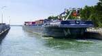 SGMS Ravenna, ENI 02324335, rheinabwärts bei der Einfahrt in die Schleuse Vogelgrün/Elsaß, Aug.2025