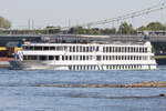 MS L'EUROPE (ENI: 01823178) auf dem Rhein bei K�ln-M�lheim am 01.05.2026