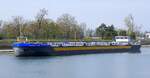 TMS SASKIA REICH ENI 04813550, rheinaufw�rts in Warteposition vor der Staustufe Vogelgr�n/Elsa�, M�rz 2026