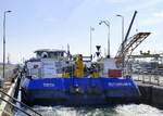 TMS THERA ENI 02333291, wird in der Schleuse Vogelgr�n/Elsa� rheinaufw�rts geschleust, M�rz 2026