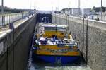 TMS PIZ BERNINA ENI 04804110, wird in der Schleuse Marckolsheim/Elsa� rheinaufw�rts geschleust, M�rz 2026
