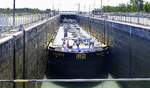 TMS AYASOFYA ENI 02337521, wird in der Schleuse Fessenheim/Elsa� rheinabw�rts geschleust, Mai 2026