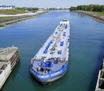 TMS EILTANK 21 ENI 05501630, rheinaufw�rts bei der Einfahrt in die Schleuse Marckolsheim/Elsa�, Mai 2026
