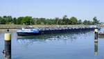 TMS CONCENTUS ENI 02331497, rheinaufw�rts in Wartestellung vor der Staustufe Vogelgr�n/Elsa�, Mai 2026