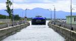TMS SASKIA REICH ENI 04813550, rheinabw�rts bei der Einfahrt in die Schleuse Vogelgr�n/Elsa�, Mai 2026