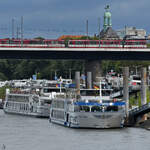 Das Flusskreuzfahrtschiffe VIVA TIARA (ENI: 07001832) und INSPIRE (ENI: 65000006) warteten Anfang September 2026 in D�sseldorf auf ihren n�chsten Einsatz.
