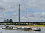 Auf dem Rhein bei D�sseldorf war Anfang September 2026 das Tankmotorschiff BENEDETTO (ENI: 02321258) unterwegs.