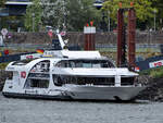 Das Fahrgastschiff RHEINPOESIE (ENI: 04032840) wartete Anfang September 2026 in D�sseldorf auf den n�chsten Einsatz.