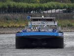 Im Bild das Tankmotorschiff MONIKA DEYMANN (ENI: 02335636), welches Anfang September auf dem Rhein bei D�sseldorf unterwegs war.