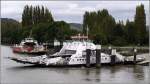 BAC 21 und im Hintergrund BAC 14 des des Dpartements Seine-Maritime am sdlichen Seineufer in Berville-sur-Seine. 05.10.2011