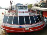 London am 21.04.2011, Themse, Ausflugsboot 'MILLENIUM DAWN' der 'City Cruises'
