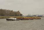 Am 20.03.2014 kam mir auf der Themse bei Greenwich der Schlepper Regain mit zwei Lastkähnen am Haken entgegen.