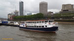 GOLDEN FLAME am 14.6.2016, London auf der Themse /  Ex Name: ROSEWOOD  bis 2007 /  Passagierschiff / Lüa 30,48 m / 240 Fahrgäste / gebaut 1980, 2007 refittitted /  