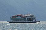 Die Fhre Tonale quert ber den Gardasee in Richtung Riva del Garda. 05.2025